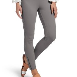Hue Ankle Zip Stretch Skimmer Leggings. Size Small